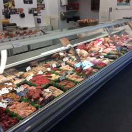 Just arrived 2  mtr and 2.5 mtr criosbanc fresh meat deli counters 
Will have new motors 