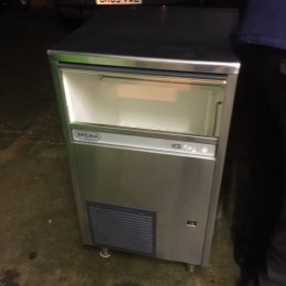 Brema 45kg ice machine